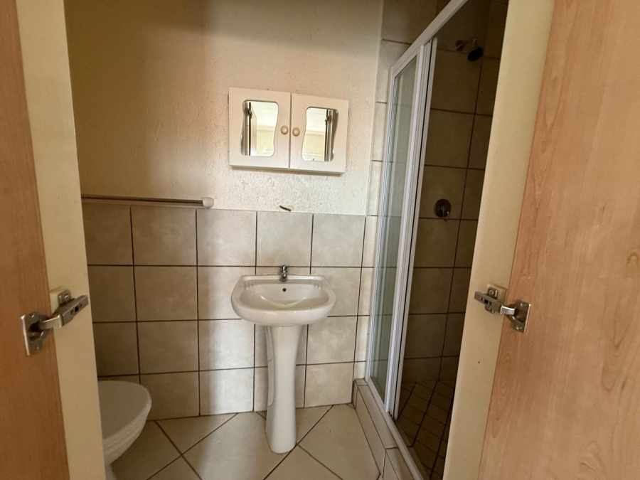 2 Bedroom Property for Sale in Waterval East North West